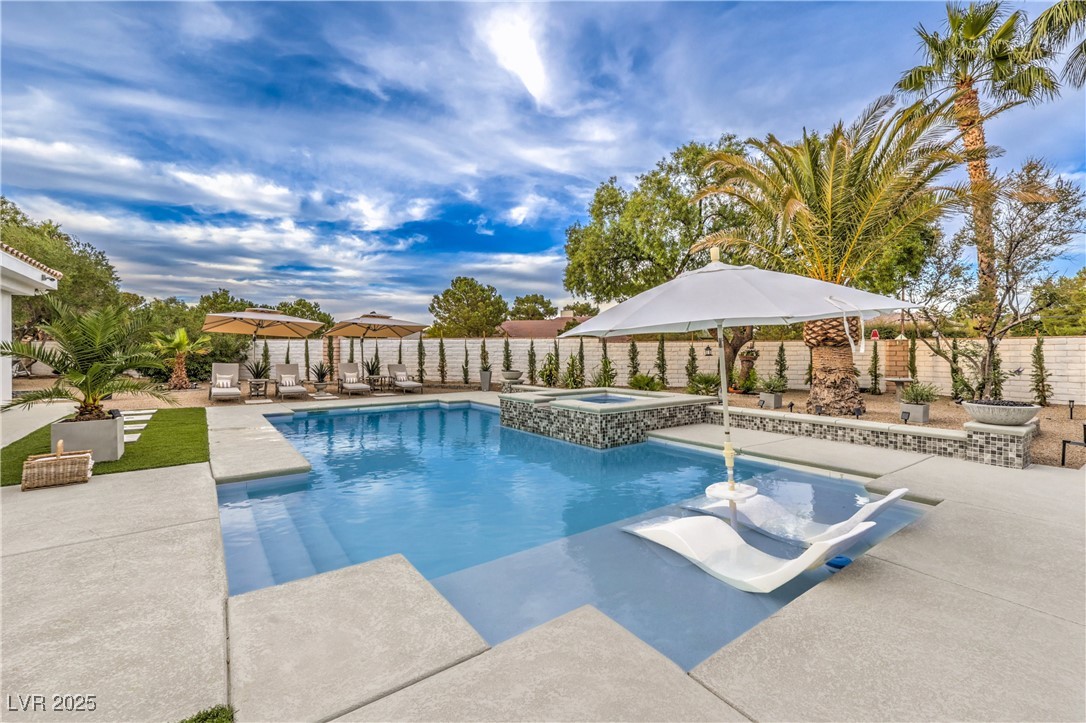 8010 Mackenzie Court Property Photo 2