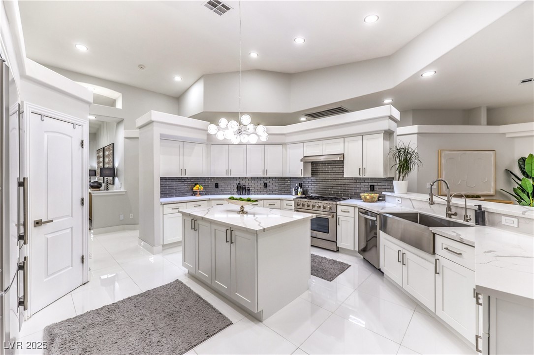 8010 Mackenzie Court Property Photo 14