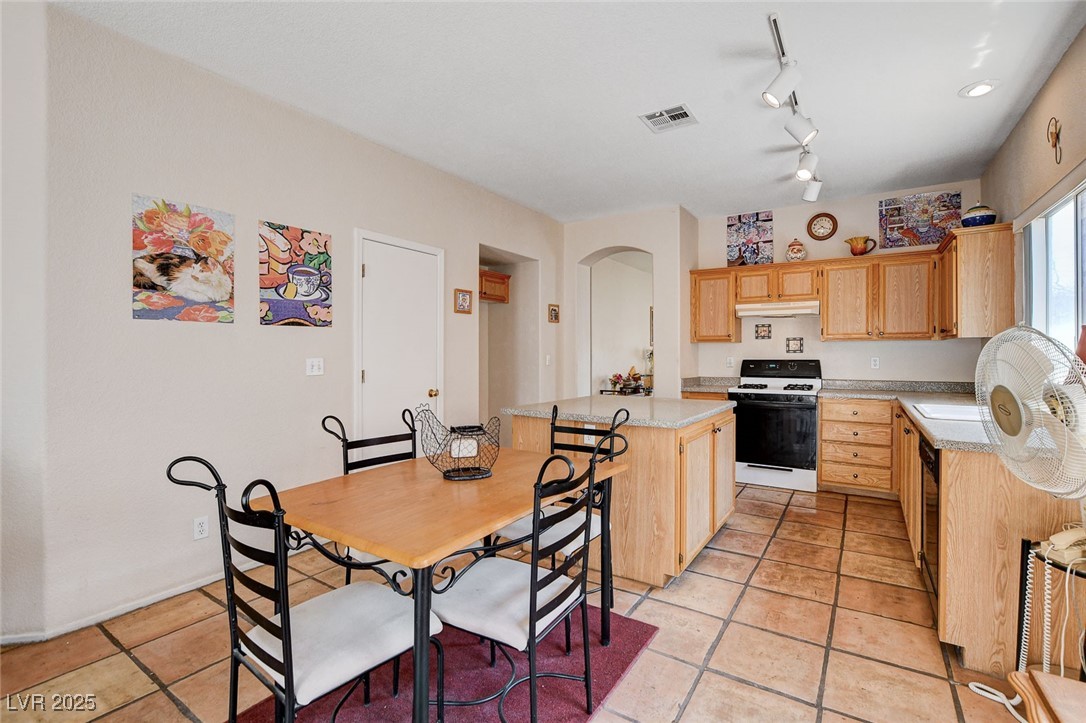 7932 Pinnochio Avenue Property Photo 12