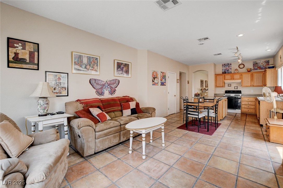 7932 Pinnochio Avenue Property Photo 15