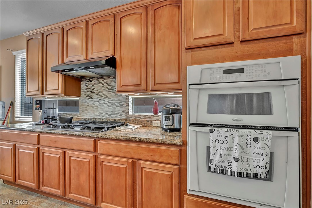 8208 Seven Falls Street Property Photo 8