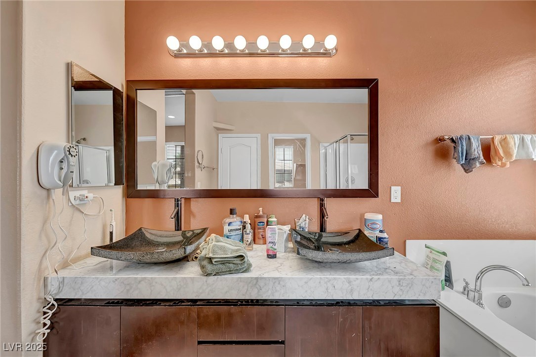 8208 Seven Falls Street Property Photo 27