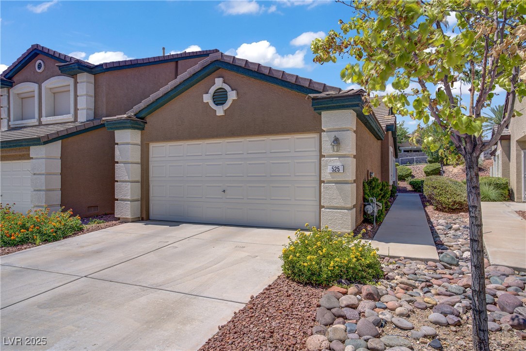 525 Crimson View Place Property Photo 1