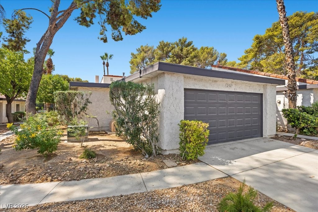 2567 Pera Circle Property Photo 1