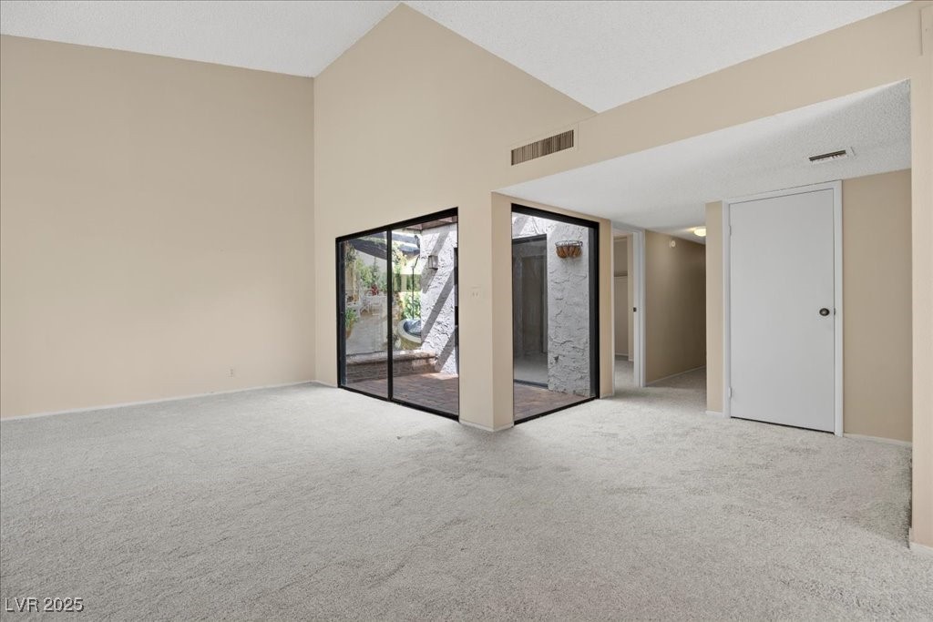 2567 Pera Circle Property Photo 4