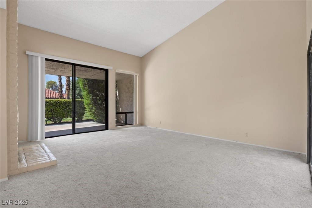 2567 Pera Circle Property Photo 7