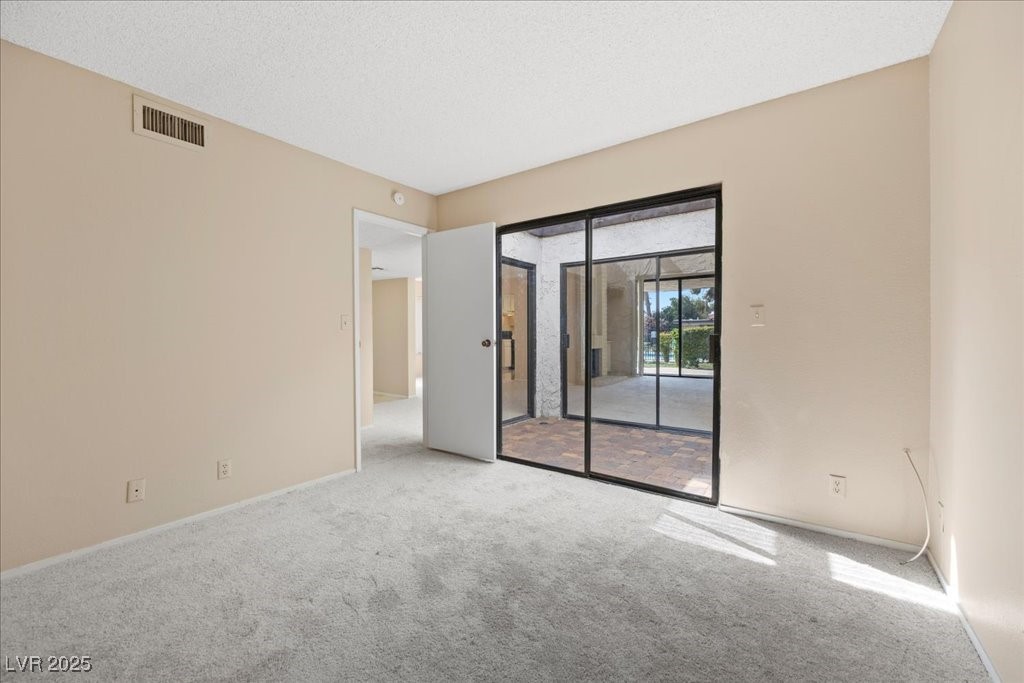 2567 Pera Circle Property Photo 9