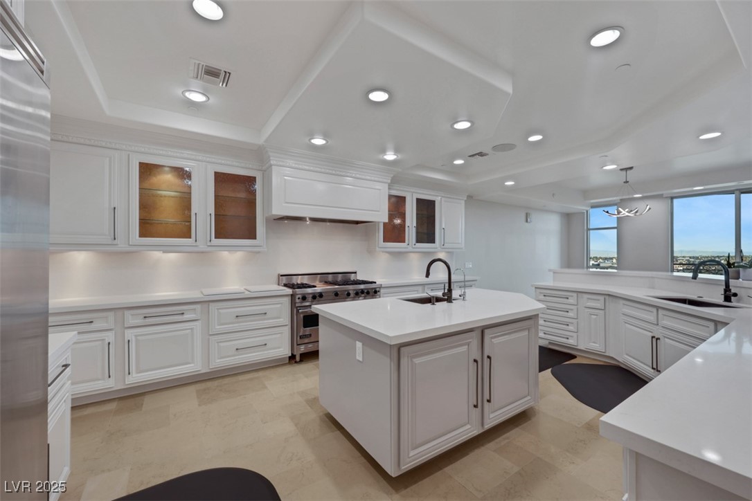 9103 Alta Drive 404 Property Photo 2