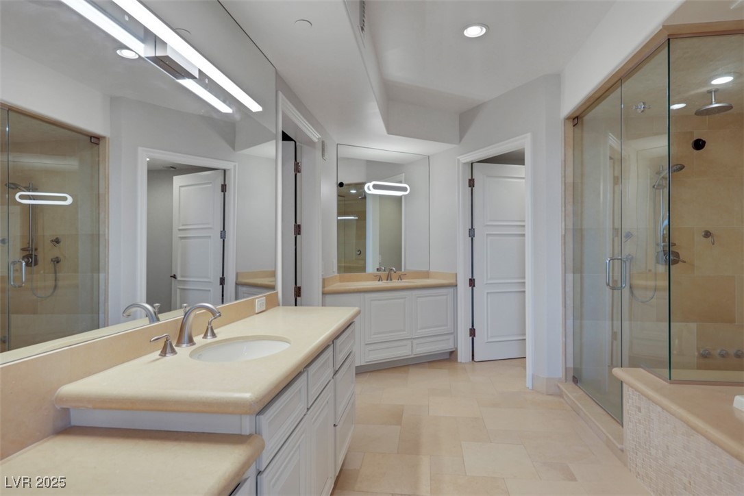 9103 Alta Drive 404 Property Photo 4