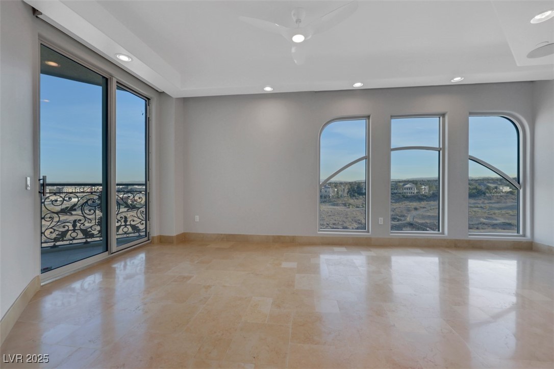 9103 Alta Drive 404 Property Photo 6