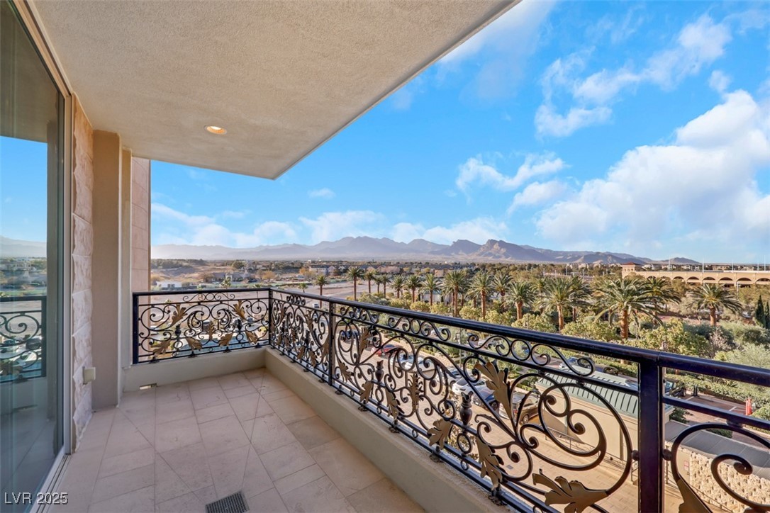 9103 Alta Drive 404 Property Photo 12