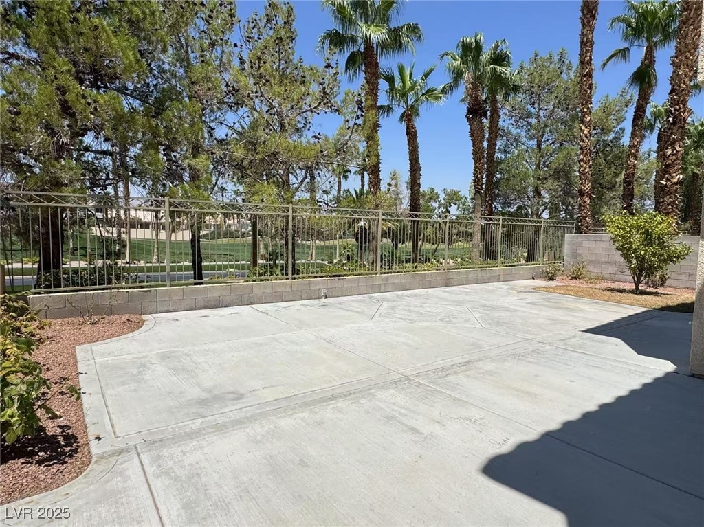 125 Lakewood Garden Drive Property Photo 24