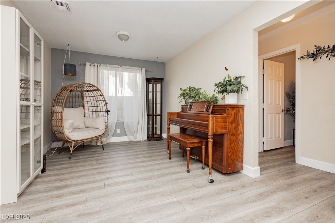 425 Cherry Meadows Court Property Photo 8