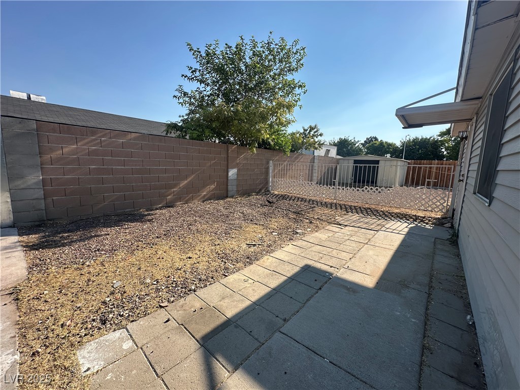 2405 Valparaiso Street Property Photo 5