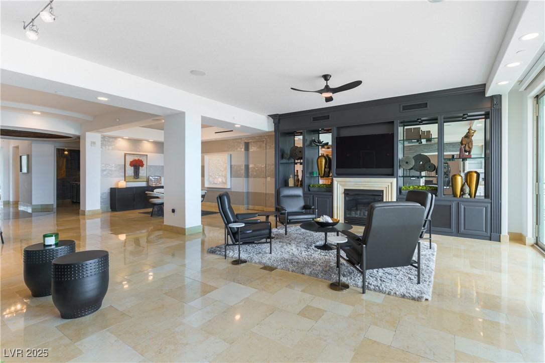 9101 Alta Drive 505 Property Photo 1
