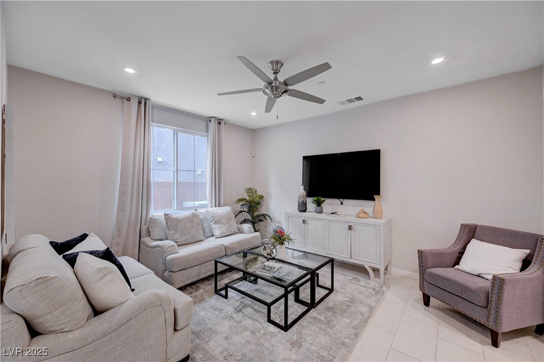 2708618 Property Photo 3