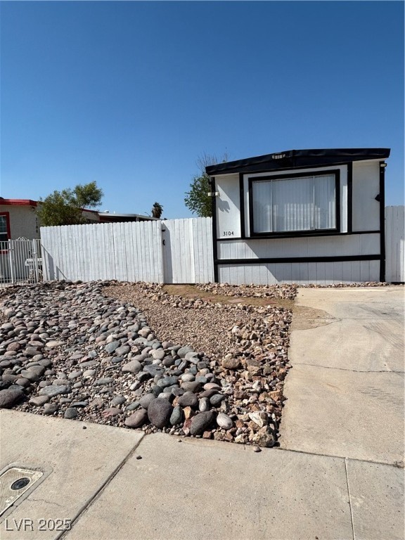 3104 East Nelson Avenue Property Photo 1