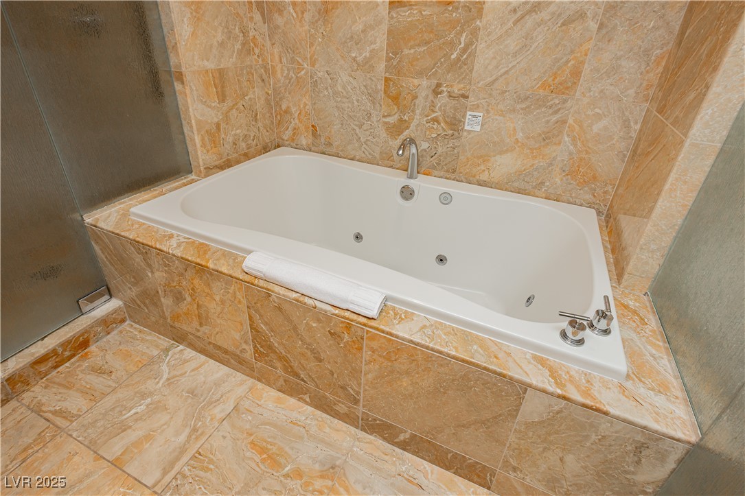 2000 Fashion Show Drive 3526 Property Photo 27