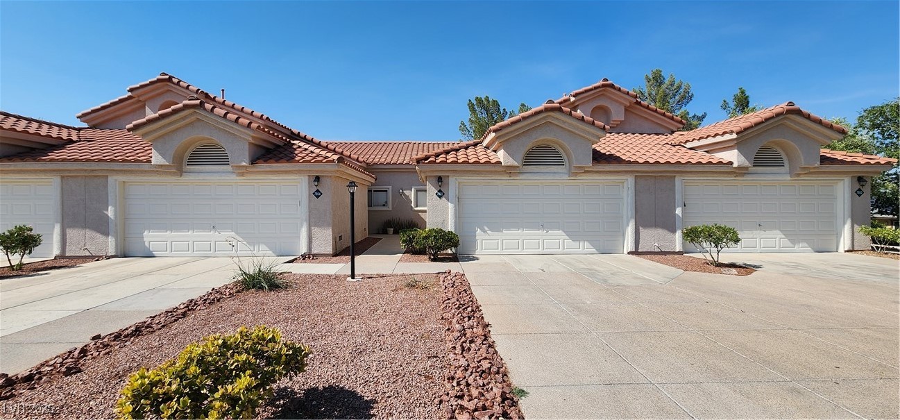 7802 Settlers Ridge Lane Property Photo 1