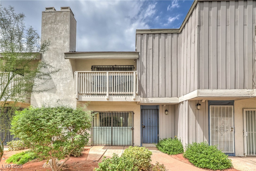 576 Willow Green Drive Property Photo 1