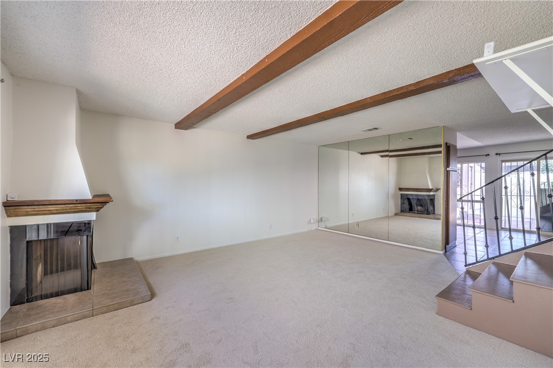 576 Willow Green Drive Property Photo 8