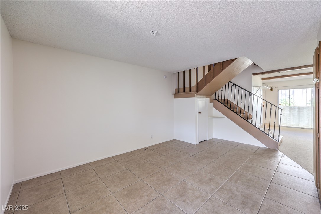 576 Willow Green Drive Property Photo 12