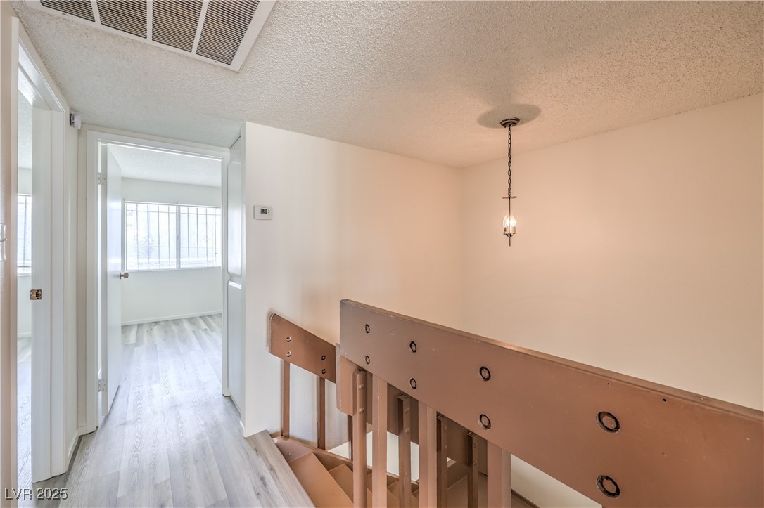 576 Willow Green Drive Property Photo 16