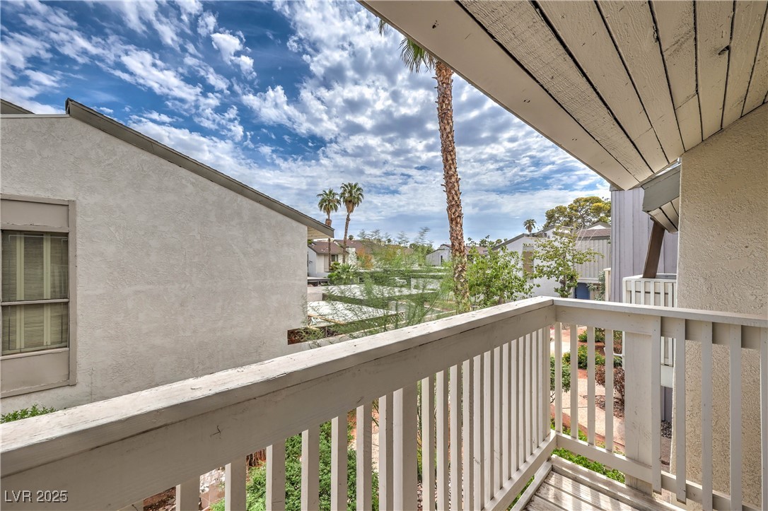 576 Willow Green Drive Property Photo 19