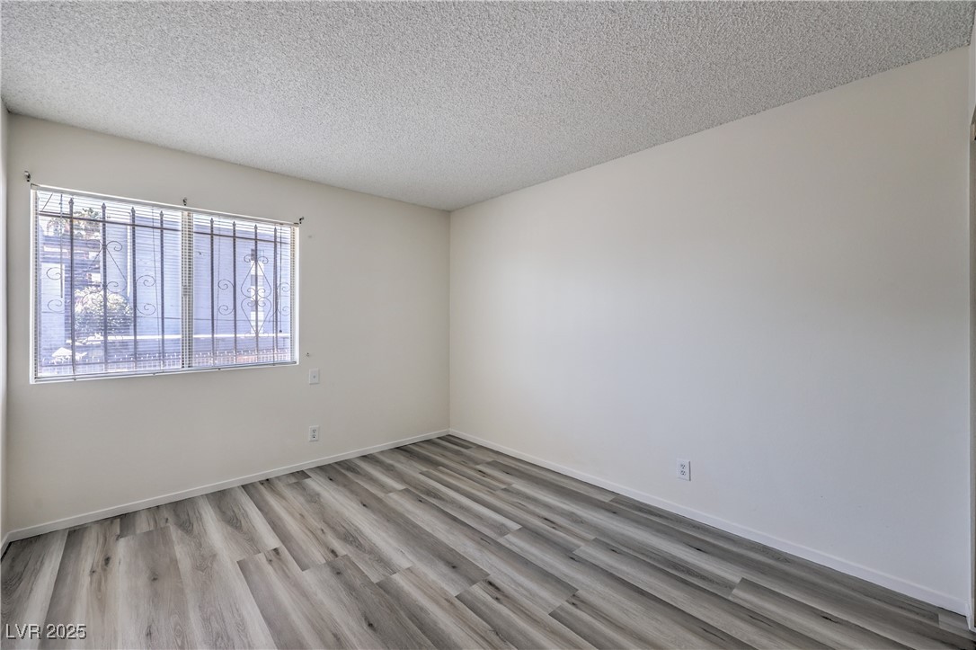 576 Willow Green Drive Property Photo 24