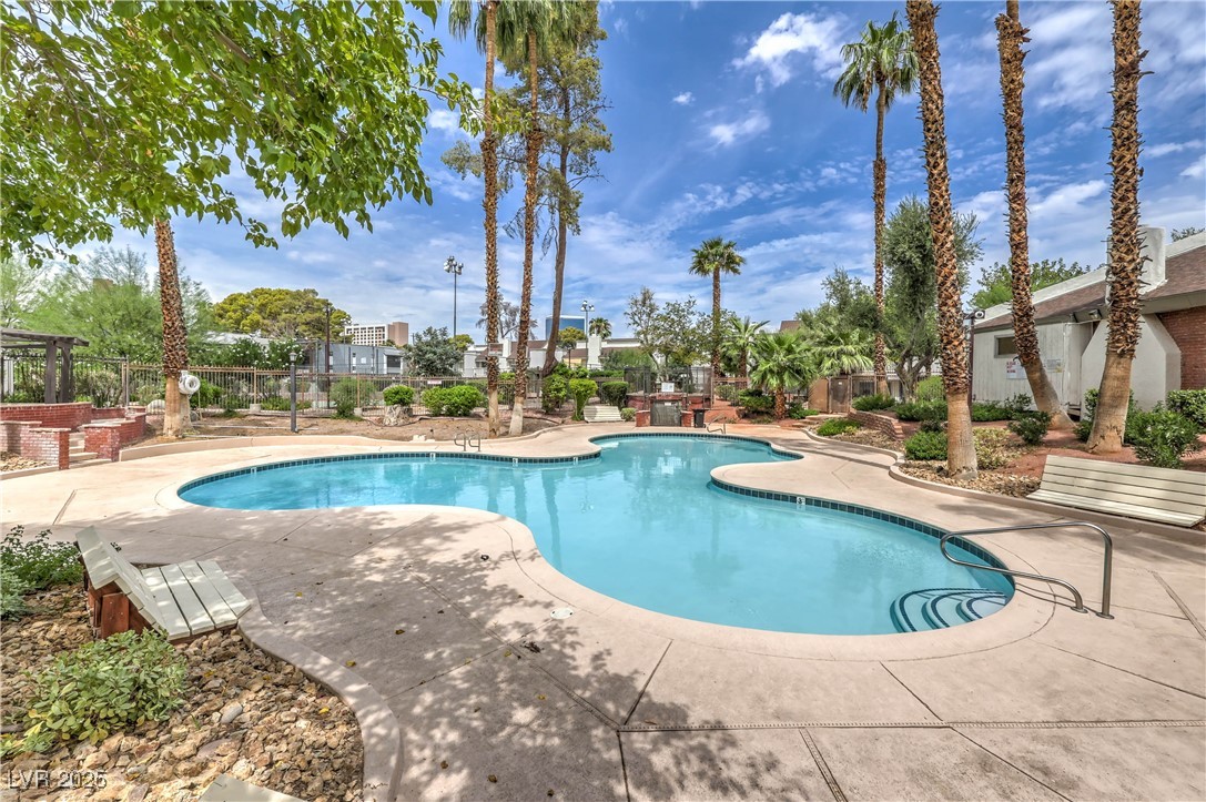 576 Willow Green Drive Property Photo 33