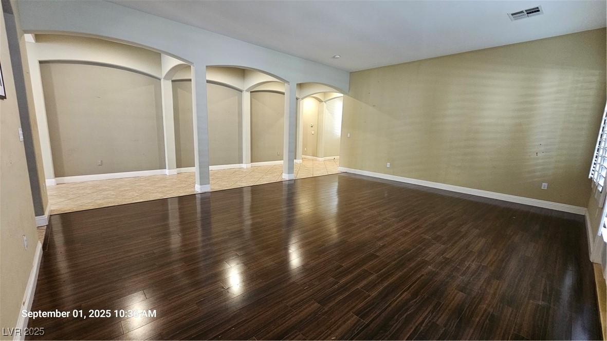 10830 Del Rudini Street Property Photo 5