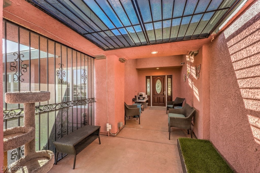 4095 Ridgewood Avenue Property Photo 3