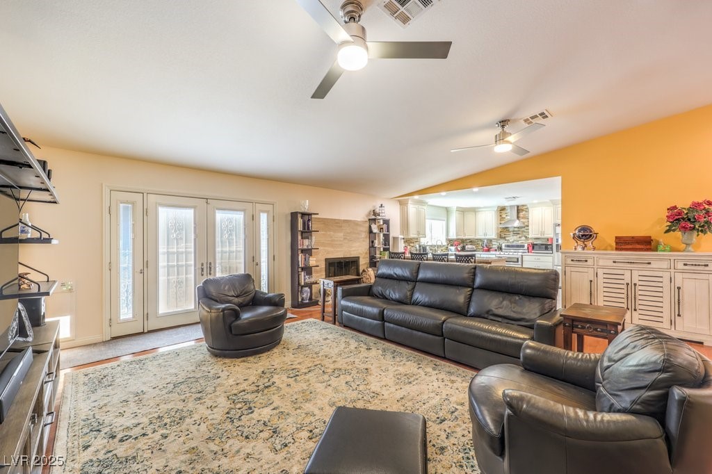 4095 Ridgewood Avenue Property Photo 6