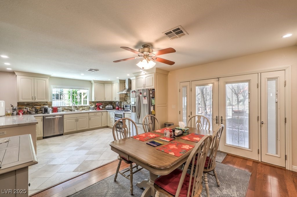 4095 Ridgewood Avenue Property Photo 11