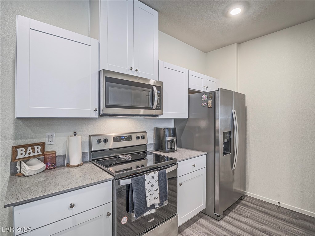 483 Waterfall Cove Court Property Photo 5