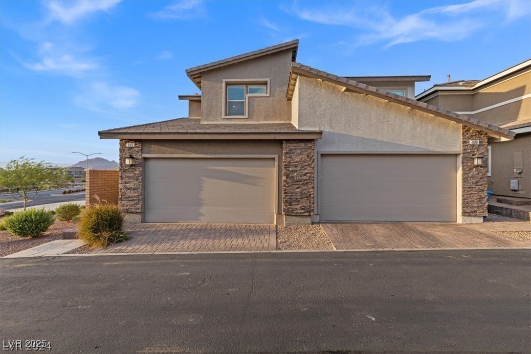 805 East Sunset Road Property Photo 2