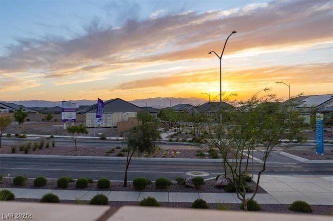 805 East Sunset Road Property Photo 25