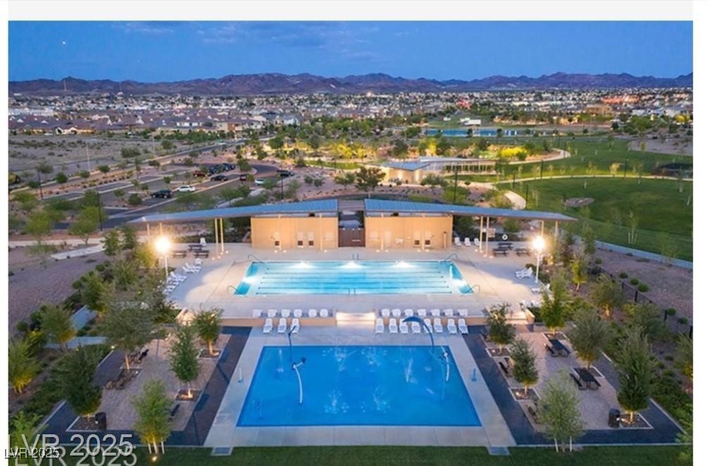 805 East Sunset Road Property Photo 32