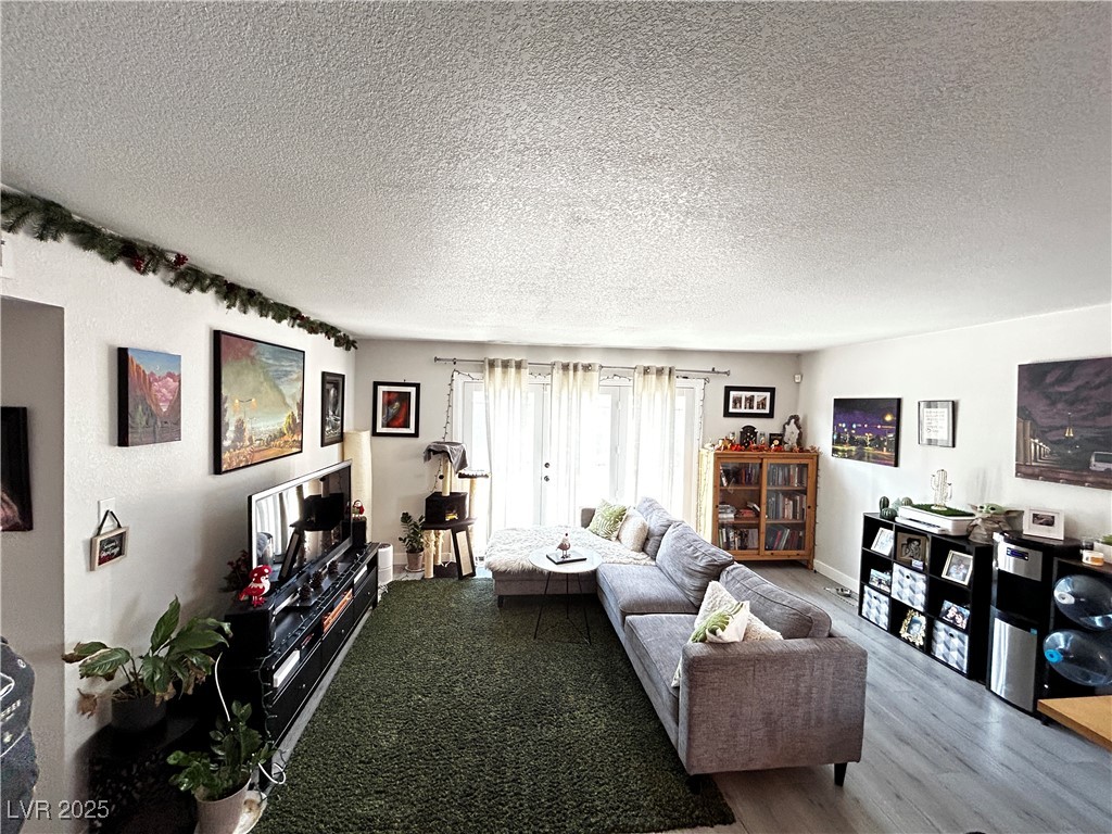 4404 Mayflower Lane Property Photo 7