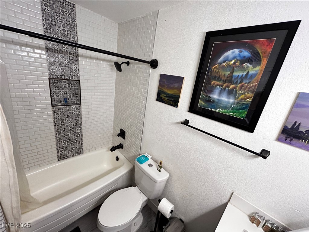 4404 Mayflower Lane Property Photo 11