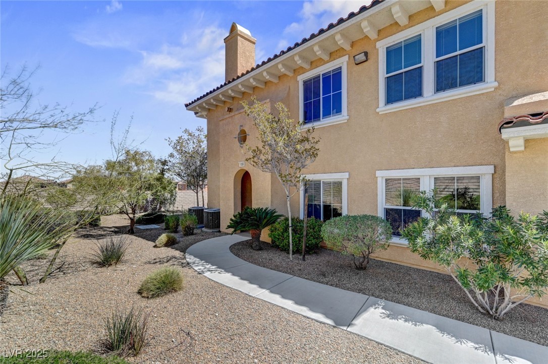 820 Canterra Street 1056 Property Photo 2