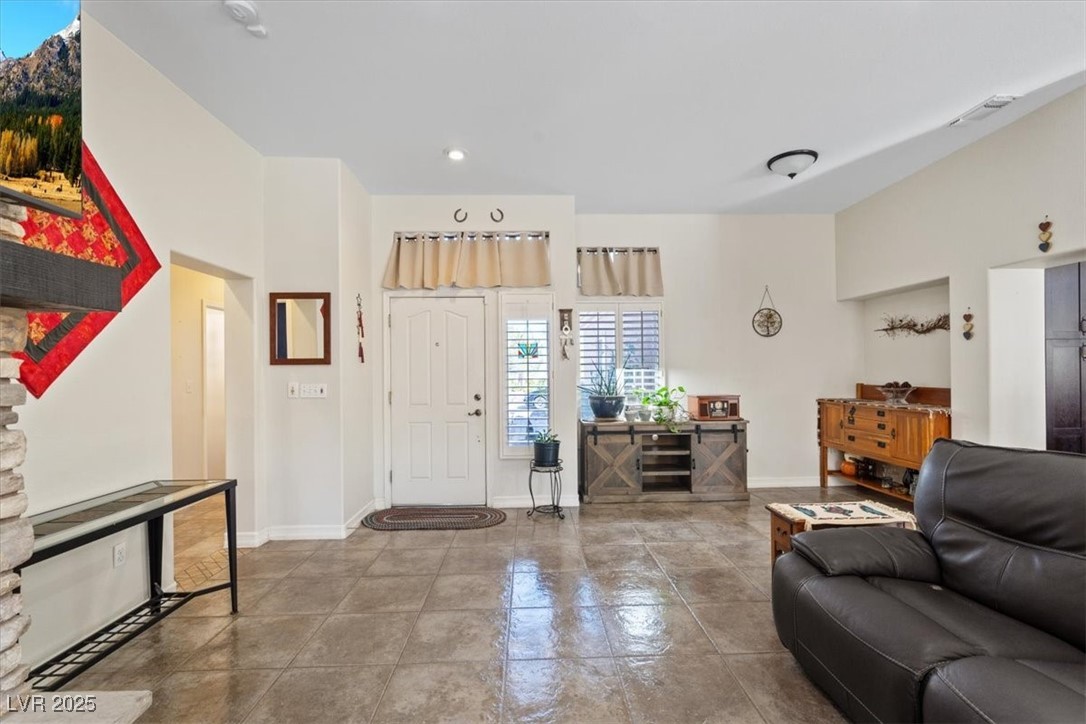 2525 Banora Point Drive Property Photo 5