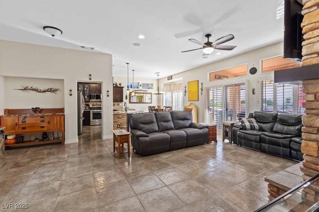 2525 Banora Point Drive Property Photo 10