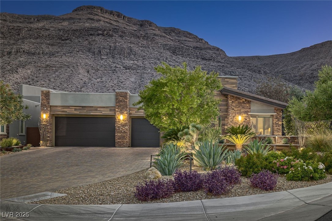 6241 Clovis Point Street Property Photo 1