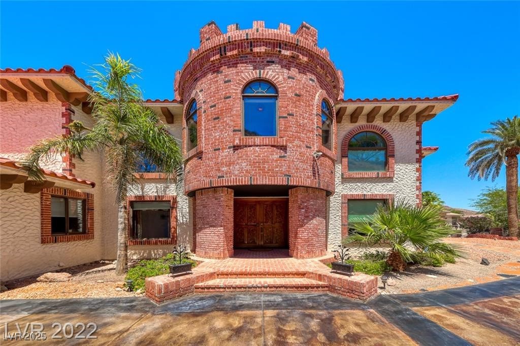 220 Hallett Cove Court Property Photo 2