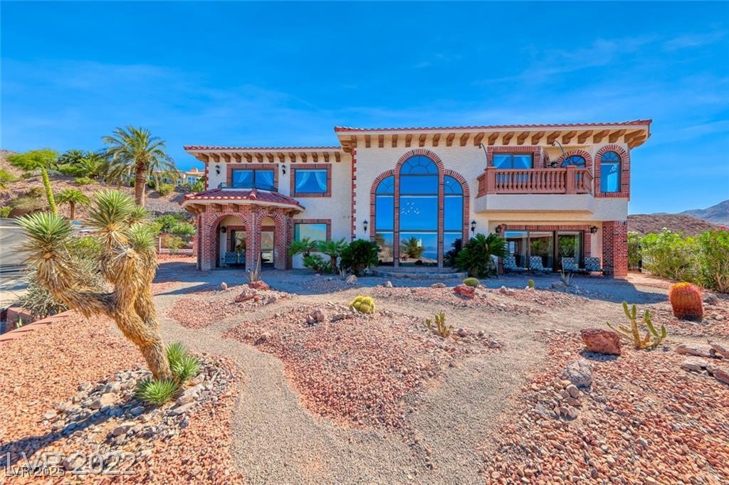 220 Hallett Cove Court Property Photo 5