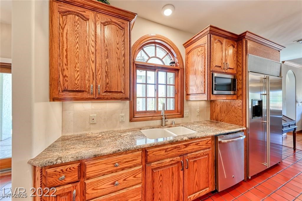 220 Hallett Cove Court Property Photo 15