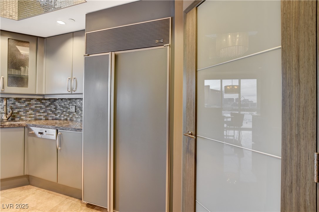 2877 Paradise Road 1605 Property Photo 7