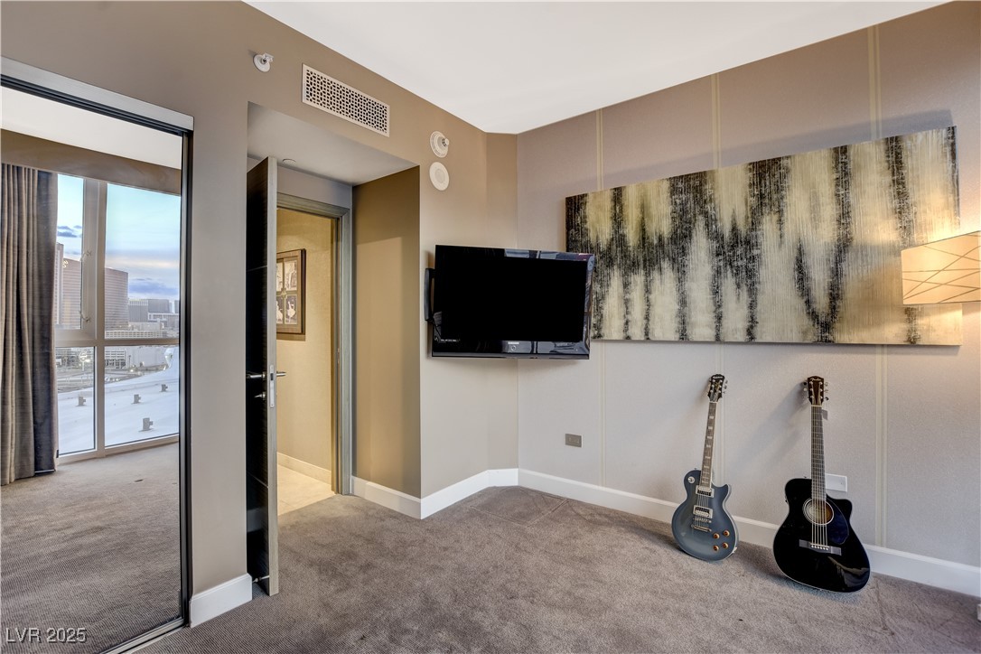 2877 Paradise Road 1605 Property Photo 33