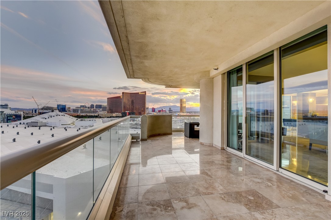 2877 Paradise Road 1605 Property Photo 35